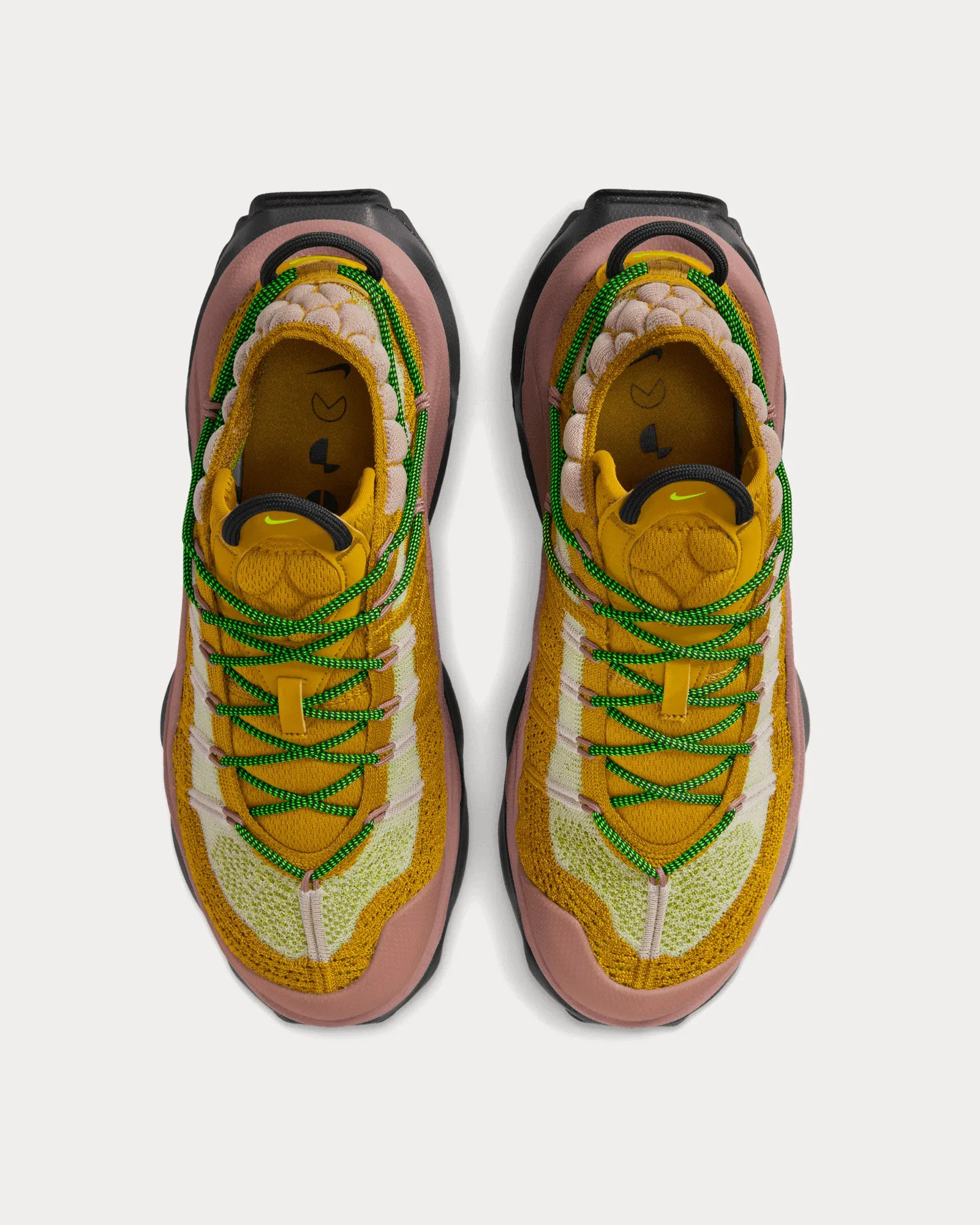 Air Max Flyknit Venture Bronzine / Volt / Smokey Mauve Low Top Sneakers