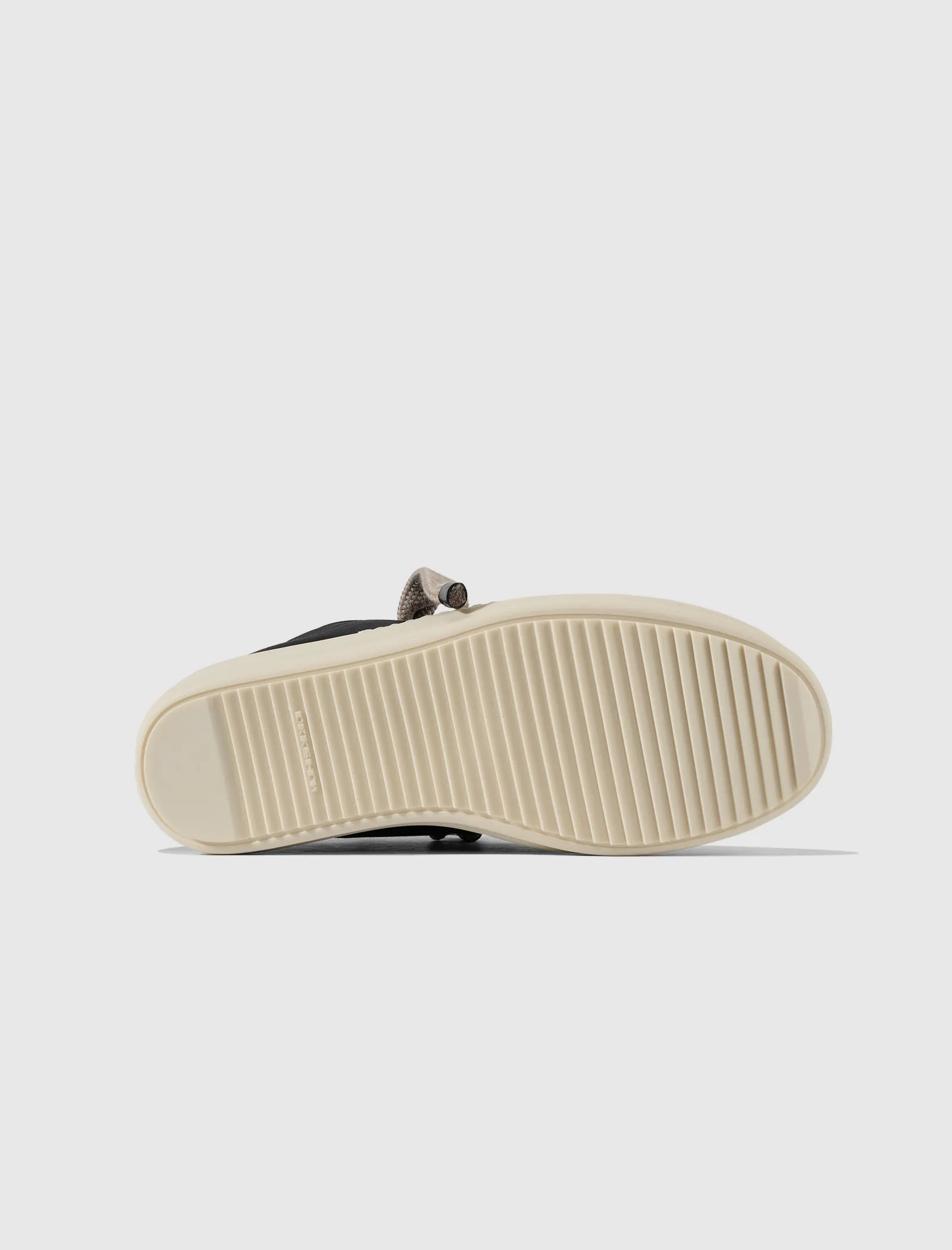 JUMBO LACE LOW SNEAKERS "BLACK/MILK"