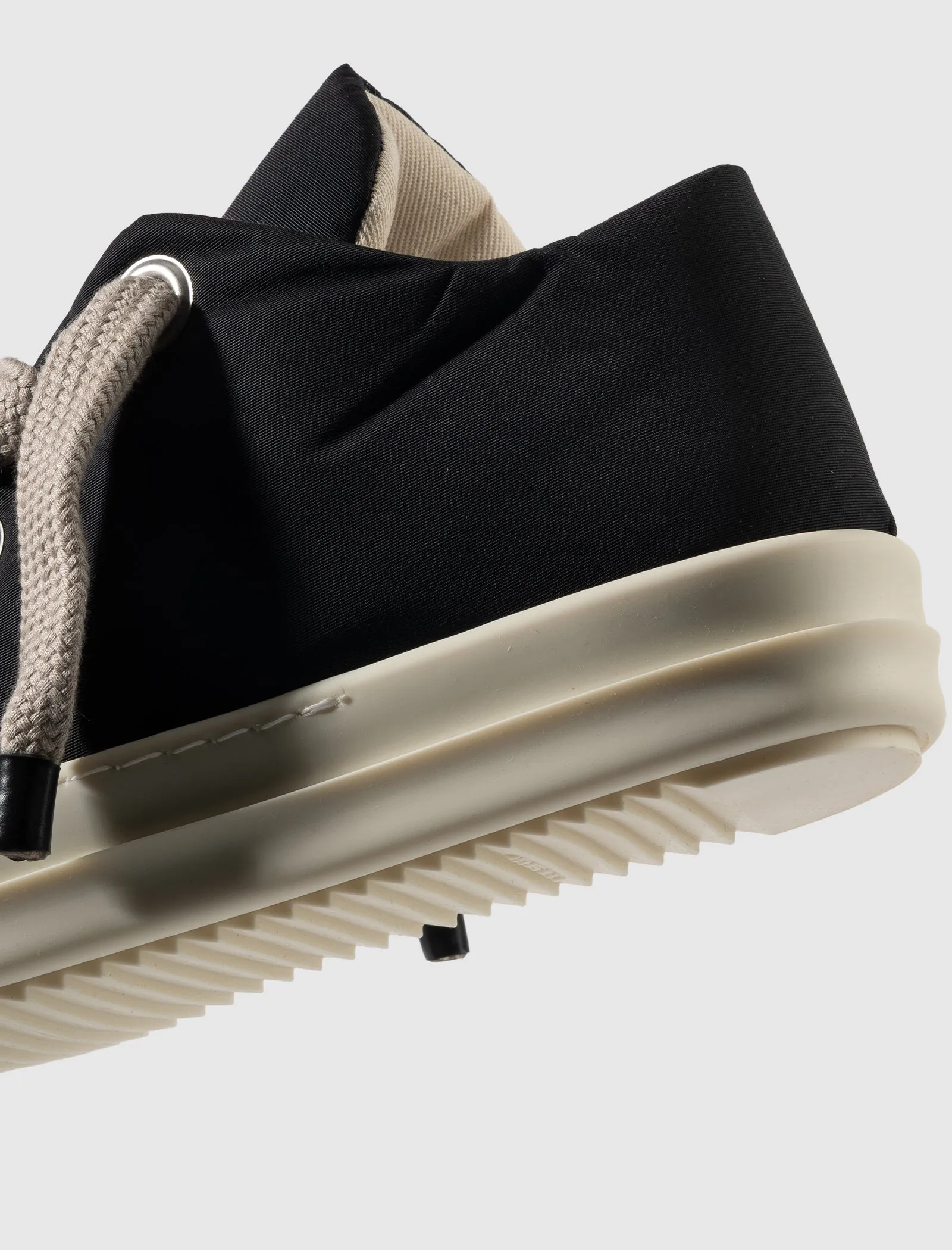 JUMBO LACE LOW SNEAKERS "BLACK/MILK"