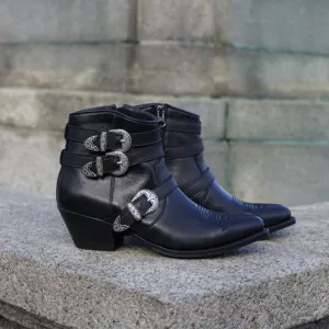 Lia buckle boots short