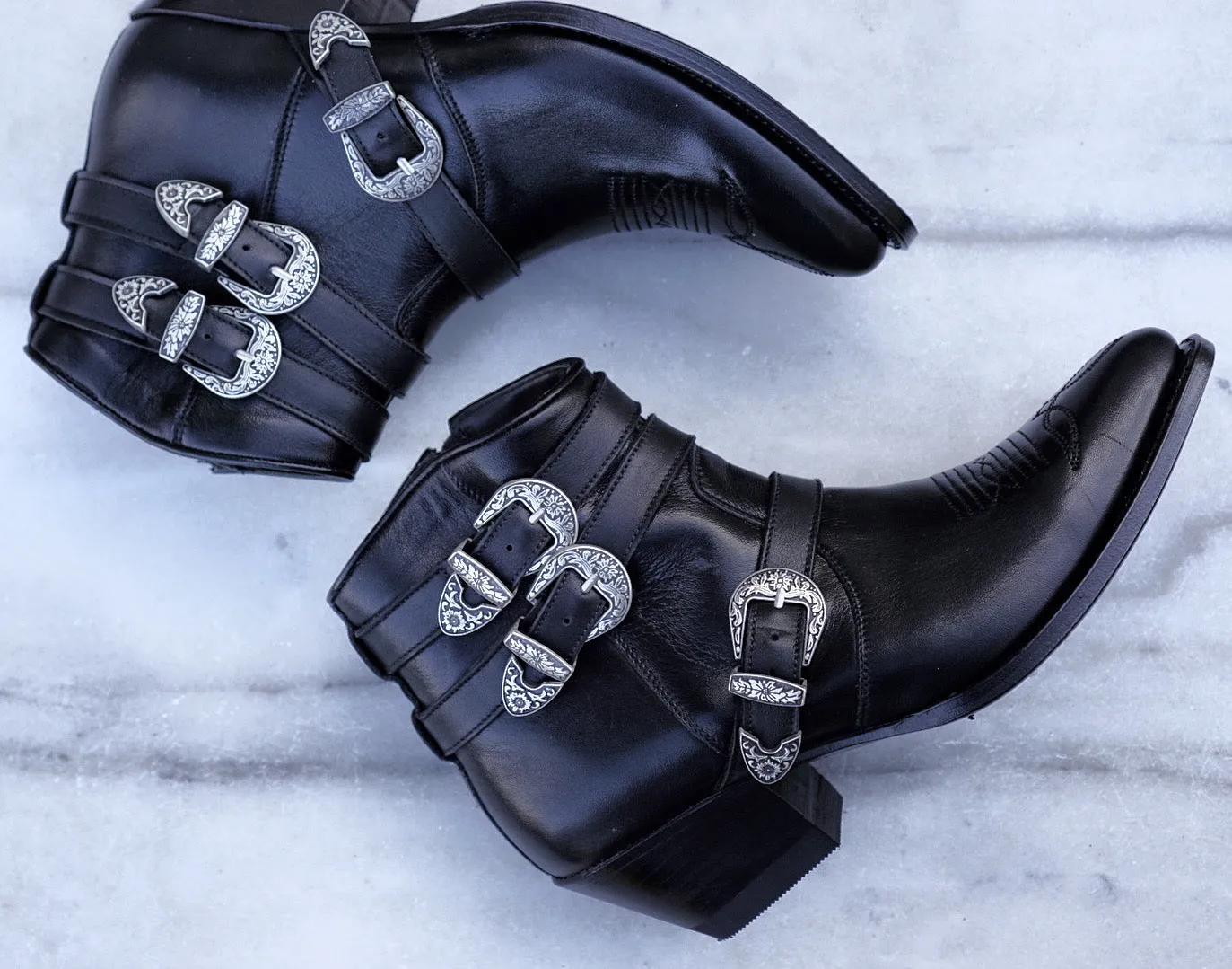 Lia buckle boots short