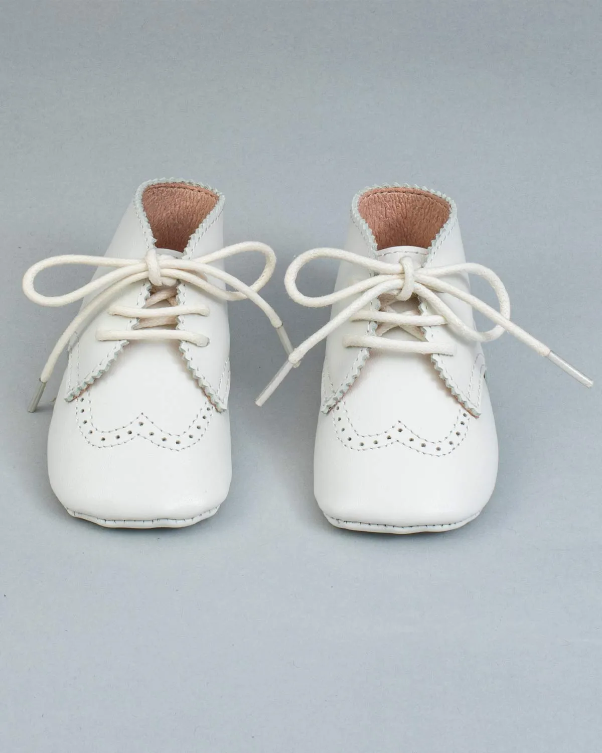 Oliver Cream Leather Brogue Crib Shoe