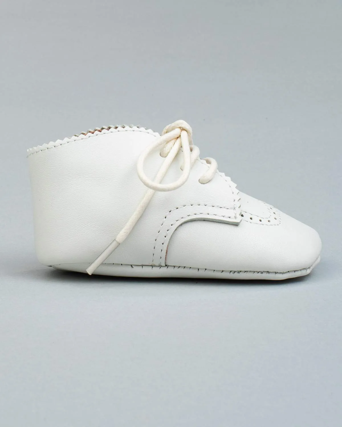 Oliver Cream Leather Brogue Crib Shoe