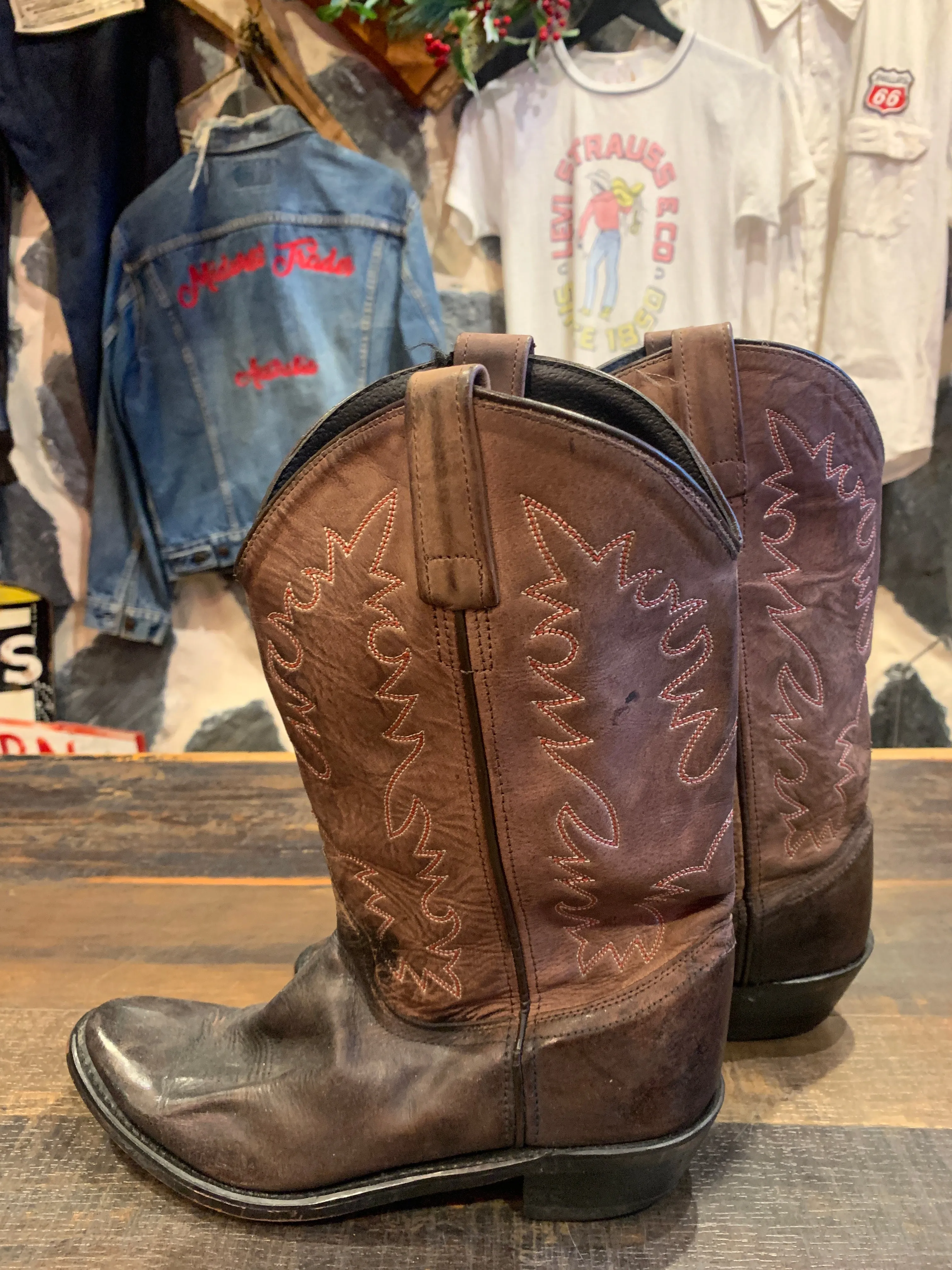 Vintage Chocolate Cowboy Boots, 7.5