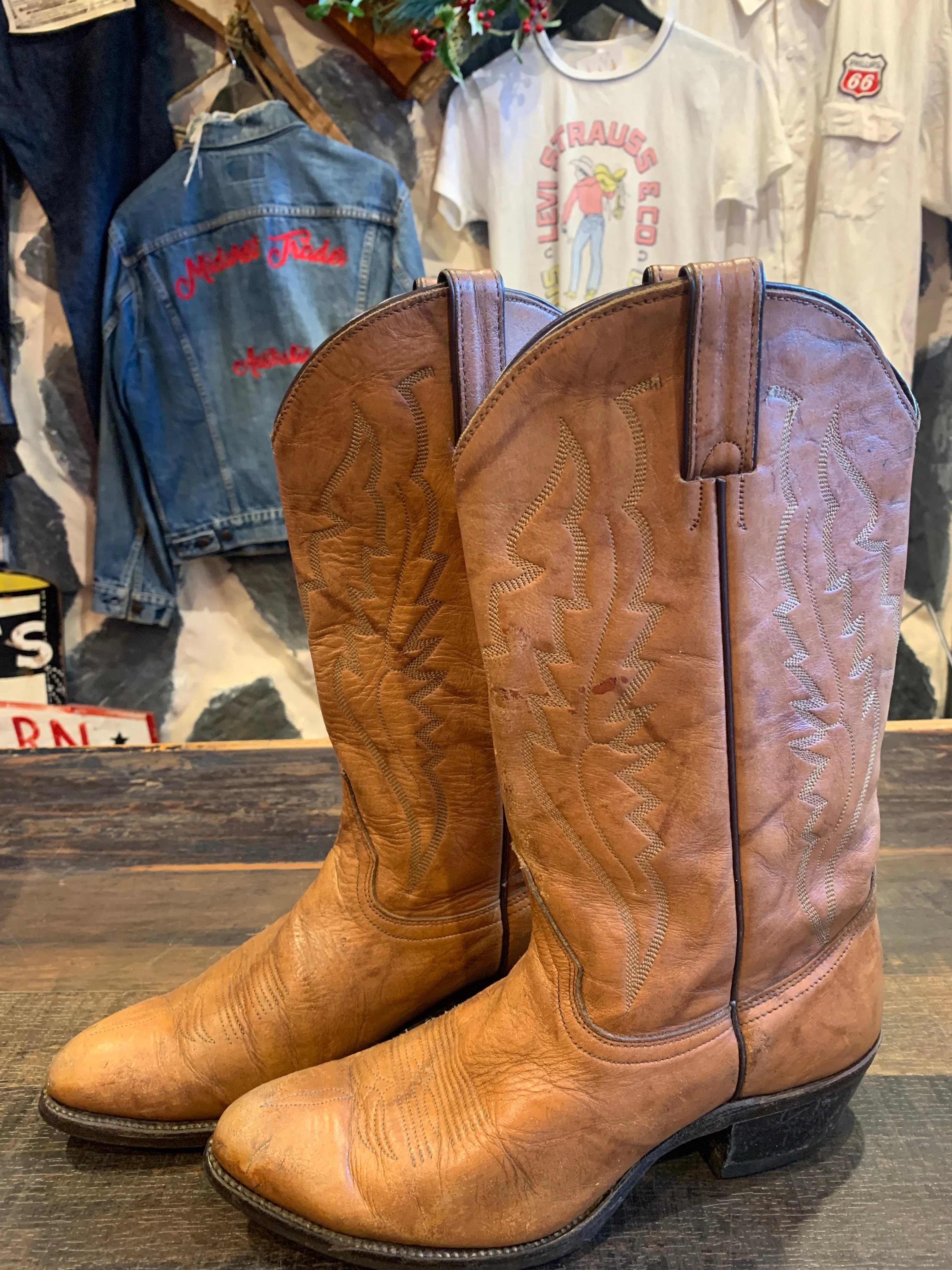 Vintage Tan Boots, 9